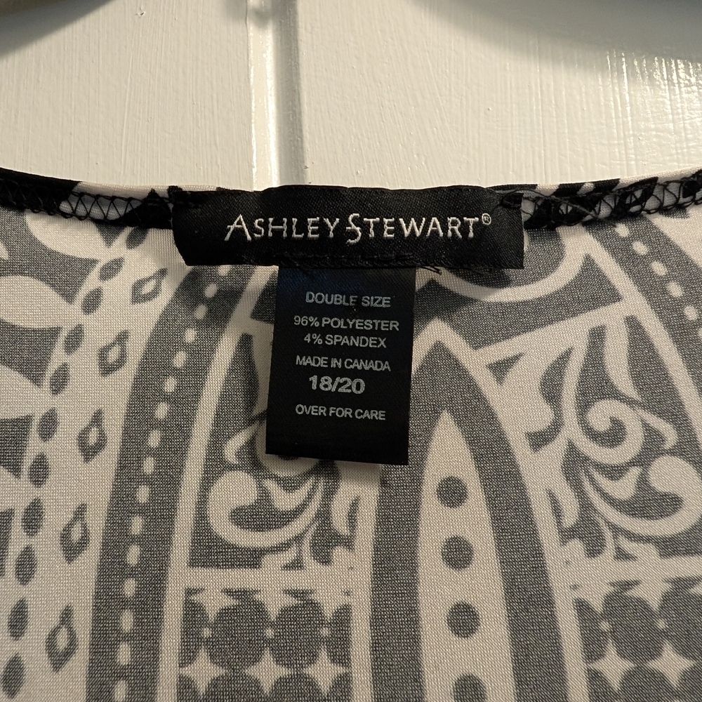Ashley Stewart NWOT Size 18/20 Elegant Black and White Patterned Dress - Picture 3 of 6